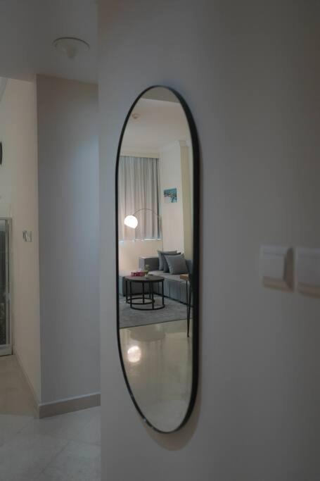 Step Into Serenity - Discover Modern Living In 1Br Apartment With Panoramic Views In Dubai Marina Near Jbr Walk, Beach And Bla Bla Club Buitenkant foto