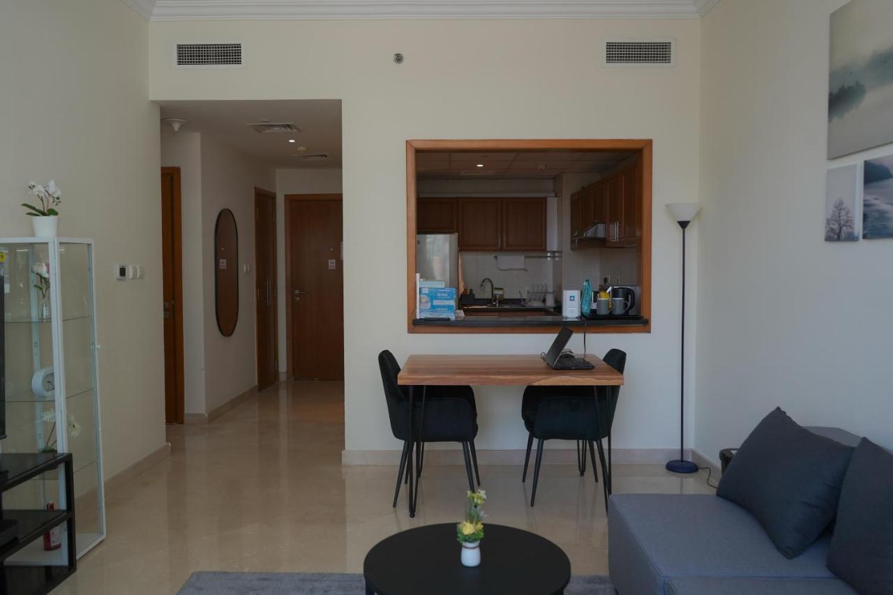 Step Into Serenity - Discover Modern Living In 1Br Apartment With Panoramic Views In Dubai Marina Near Jbr Walk, Beach And Bla Bla Club Buitenkant foto
